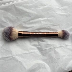 Hourglass Veil Powder Brush